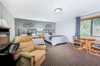 Super 8 by Wyndham Deadwood/Black Hills Area Hotels in South Lawrence
