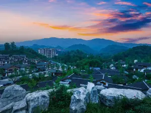 야안 멍딩산 꽃이 집·차마쓰