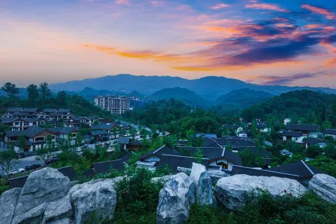 야안 멍딩산 꽃이 집·차마쓰