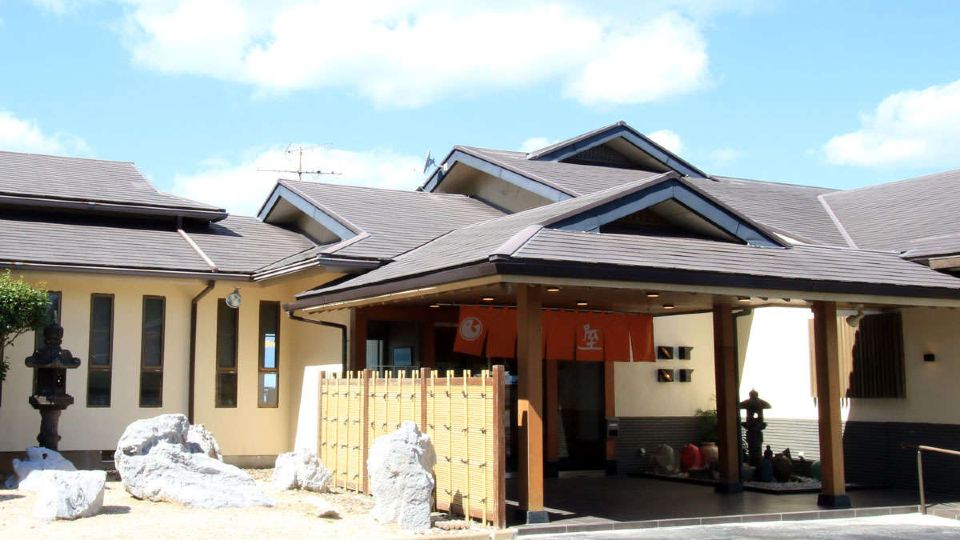 Uoya Bekkan, a Dining Inn Overlooking the Genkai Sea