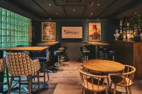 Royal National Hotel - bar