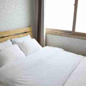 Geoje Island H&B Pension Rooms