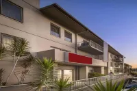 Gladstone Downtown Central Apartment Hotel Official Hotels near Heron Island ferry terminal