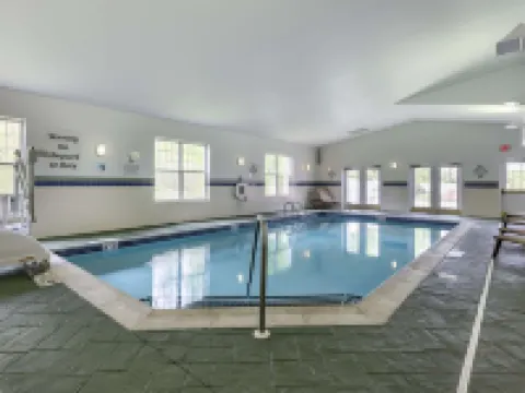 コンフォート イン & スイーツ ハドリー - アマースト ハードリーのホテル