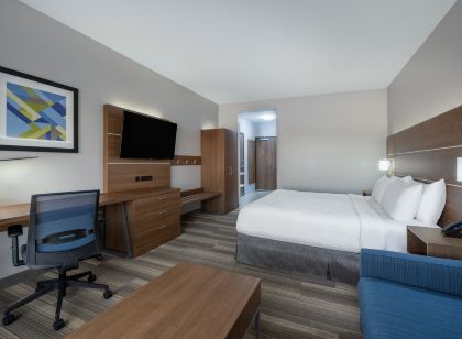 Holiday Inn Express & Suites Gilbert – Mesa Gateway Airport