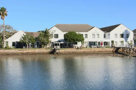 MyPond Stenden Hotel Отели в г. Порт-Альфред