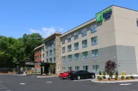 Holiday Inn Express & Suites HENDERSONVILLE SE - FLAT ROCK by IHG Hotels in Flat Rock