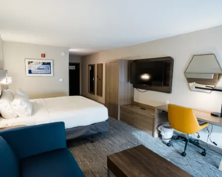 Holiday Inn Express & Suites KNOXVILLE-NORTH-I-75 EXIT 112 by IHG Hotels in Powell