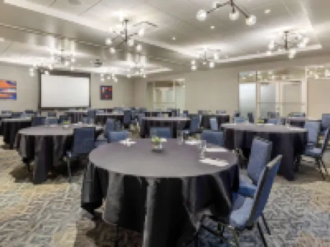 โรงแรมแคมเบรีย มิลวอกี ดาวน์ทาวน์ โรงแรมในมิลวอกี