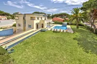 Large Private Pool Viilla, Close to Amenites, Free Air Conditioning and Wifi - Villas