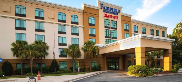 Fairfield Inn & Suites Valdosta Отели в г. Лаундс
