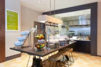 Hilton Garden Inn Burlington-Downtown Hotels in Burlington