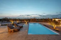 Villa Ama, Plaka
