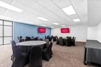 HomeTowne Studios by Red Roof & Conference Center Cortland Hoteles en Cortland West
