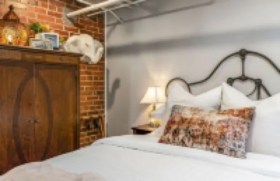 Remodeled studio -blocks from U of U - 45 min to Ski hills