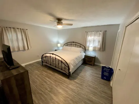 Steps to the water at Bull Shoals Lake!