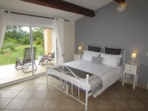 Barjac Villa Pastis - Gîte with swimming pool and view of the Cévennes mountains Hoteles en Barjac