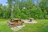 Charming 3-bedroom nestled in the country with WiFi and wooded acres in Louisa