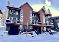 3bd/2.5bth Townhome w/attached garage + Arcade game - Walk to free bus stop