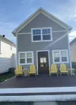 1 block to lake, 2 blocks-Surf Ballroom, & 3 blocks-City Park-Perfect posh stay!