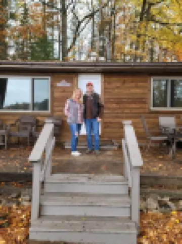 COZY BEAR LODGE-On UTV/Snowmobile trail, Beachside Cabin w/ Porch, Private dock