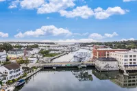 Super Cute & Cozy Apartment in Downtown Mystic!