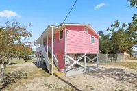 Fun cottage in a fantastic Gulf Shores location!  Close to the beach!