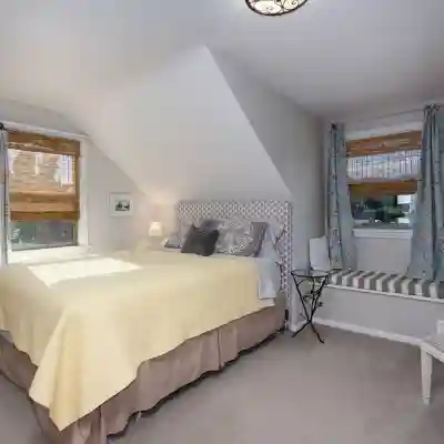 Chez ZigZag: 2 Bdrm. Full Kitchen, Water/Mtn Killer View, Sauna Rooms