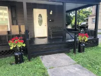 4 bedroom/2 bath Hotels in Oneonta