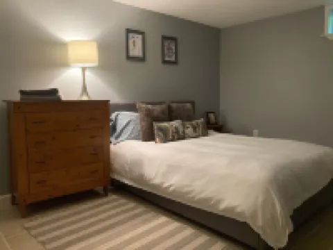 Spacious apartment in beautiful, historic Arlington VT