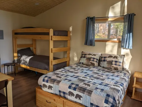 Woodsy Personal Retreat Cabin - "Gratitude"