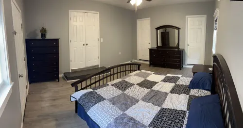 Spacious 4 bedroom cottage near Current River