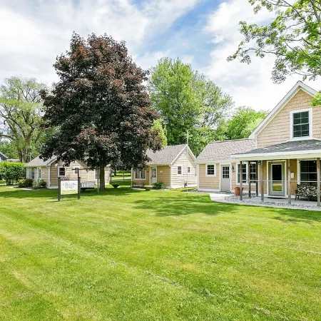 3 Adorable Old Fashioned Cottages In A Great Location ~ 3 Cottages At One Price!