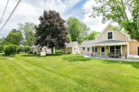 3 Adorable Old Fashioned Cottages In A Great Location ~ 3 Cottages At One Price!