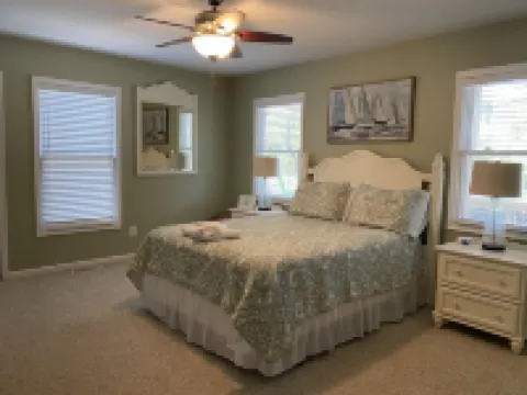 Heart of Duck!!  Heated Pool, Hot Tub, Golf Cart