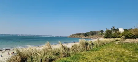 Beautiful, bright apartment 350m from the Sables Blancs/GR34 beach in Concarneau