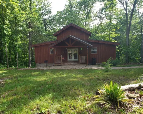 ACE HIGH Cabin- RRG- Hot Tub Hotels in Menifee County