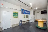 Amazing 2 Bedroom 1 Bathroom Upper Level Home