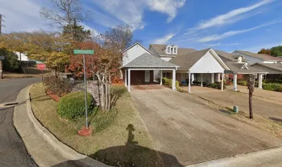 7South home across street from Lake Hamilton