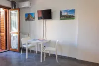 LE ORTENSIE Independent mini-apartment outdoor space and small garden