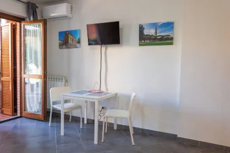 LE ORTENSIE Independent mini-apartment outdoor space and small garden