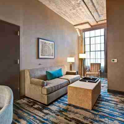 Embassy Suites Rockford Riverfront Rooms