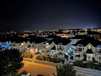 2 Minute Walk To Diamond Beach! Charming 2 BR condowith wonderful ocean views! - balcony