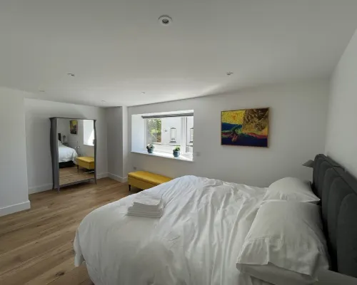 2 Bedroom Canalside Apartment in Bude, Walking Distance to Sandy Beach and Town Hotels in Bude-Stratton