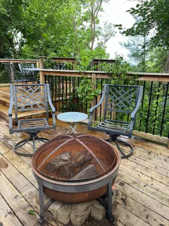 Sweet Stay By-The-Lake in Michigan City with AC, WiFi