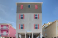 Gulf Front House on W. Beach, 9/9 Bath, with Pool, Sleeps 34. Pet Friendly!