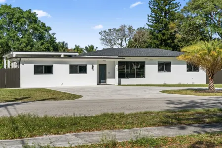 Family Paradise: Pool, Games, BBQ & Playground