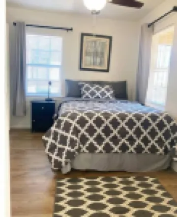 Cozy House Hotels in Fair Park