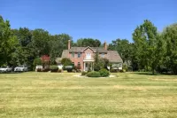 Oakshire Guest House - Jacuzzi + Incredible Views!