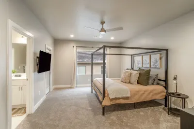 Brand New Zion Village Getaway+ Pool/Hot Tub l Family Friendly l Sleeps 12 Hotels near Stout Park